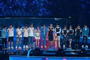 胡夏比赛竟然不出装备？吴昕、李诞相爱相杀！