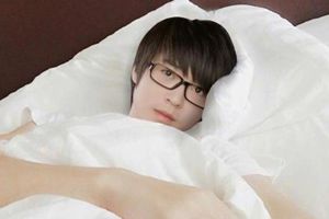 王者荣耀线下聚会 王者嗨氏带女大学生开黑