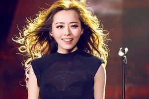 正式签约张靓颖为游戏代言人
