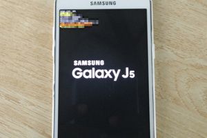 新型中端机：Galaxy J5真机照曝光