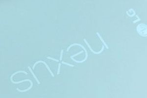LG Nexus 5X真机曝光：前黑后白的设计