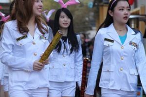 领奔驰享火锅 年会精彩花絮