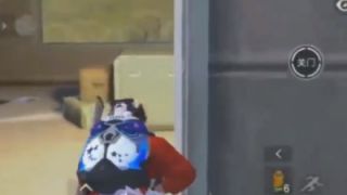 【荒野行动】实力carry队友，四排带队友躺着夺冠！